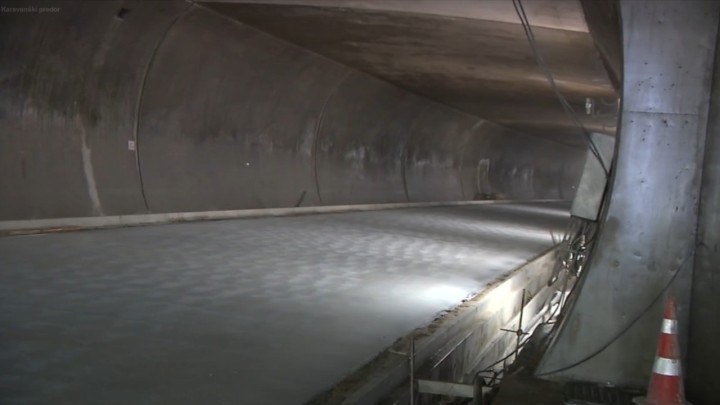 Ovaj tunel veliki je pothvat naša dva susjeda, gradilište je u zalazu, ali agonija 'krkljanaca' prema moru se nastavlja