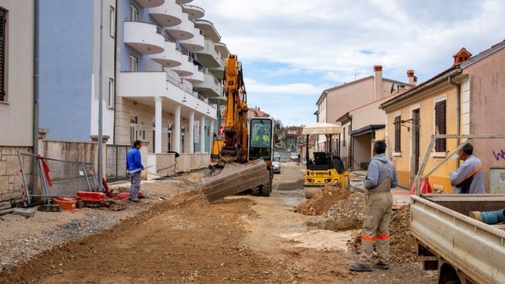 Ovaj hrvatski grad je veliko gradilište: 'Zaposlio' stotine bauštelaca na preko 10 top javnih gradlišta