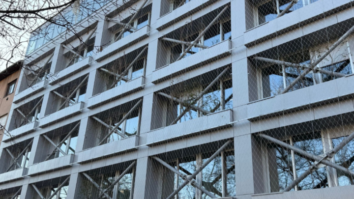 Bauštelska reportaža: Kako je čelično pročelje transformiralo staru zgradu fakulteta u centru grada