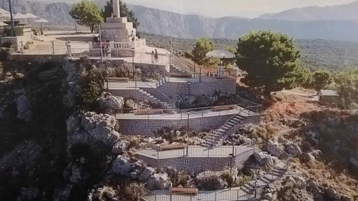 Podno križa na Srđu osvanulo gradilište, privatnik gradi vidikovce za fotografiranje, i to bez kave za 20 eura