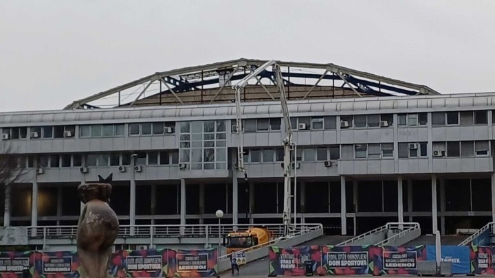 Dom sportova ogoljen, čeka se montaža novog krova najvećim kranom koji je Zagreb ikada vidio
