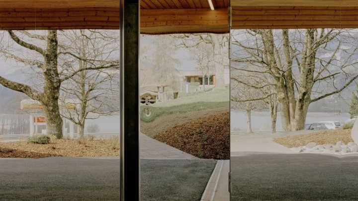 Arhitektonska transformacija javnog wc-a uz cestu u remek djelo s pogledom