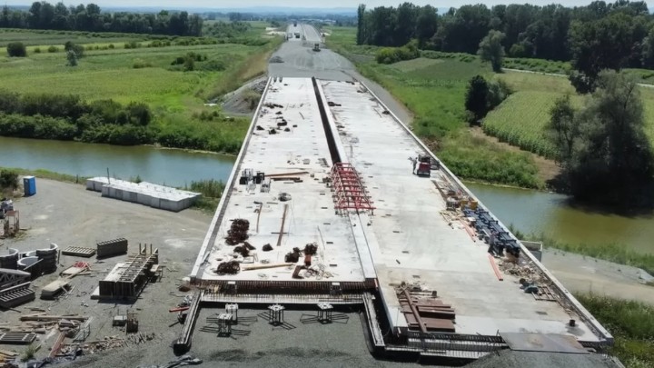Ovo je gradilište dionice autoceste koja će povezati Hrvatsku i BiH, radovi su vrijedni 14 milijuna eura