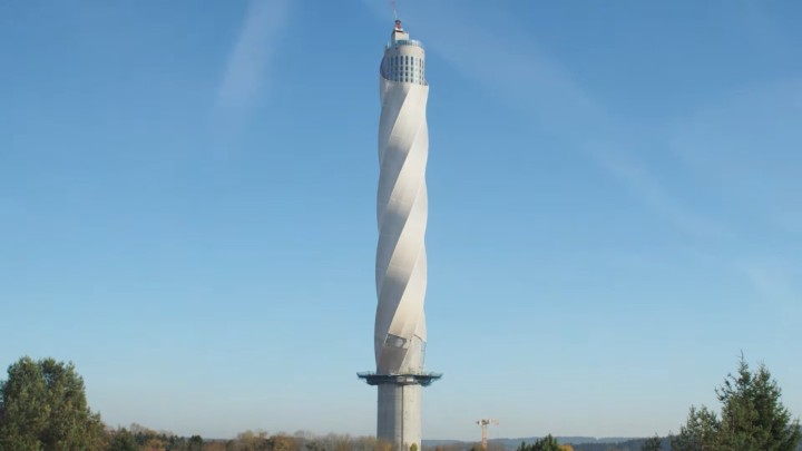 Video: Kako se gradio 260 metara visok spiralni toranj, poligon za dizala budućnosti