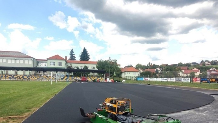 Foto: Ovo je rekonstrukcija atletske staze, zanimljiv građevinski zahvat koji se ne radi svaki dan