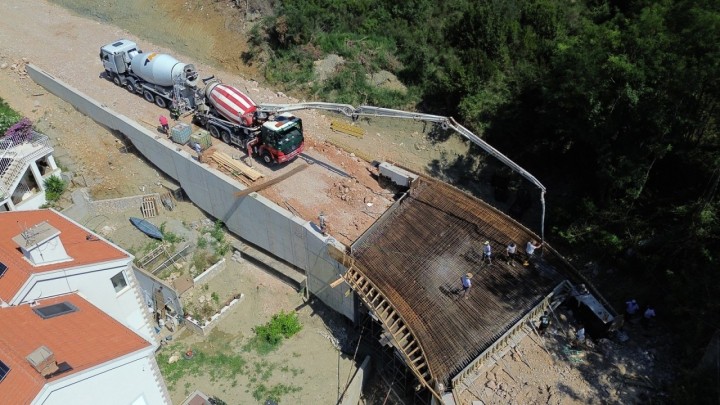 Kako se u srcu sezone gradi mosni prijelaz i spojna cesta u Dubrovniku