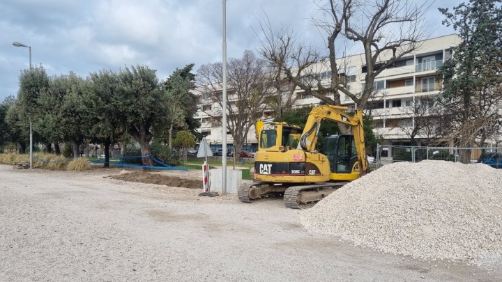 Svi rokovi probijeni: Turista sve više, a najljepša riva na Mediteranu i dalje raskopana