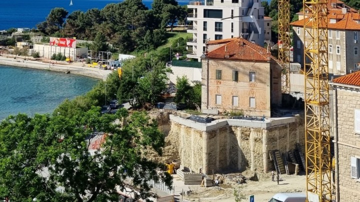 Gradilište koje uzima dah: Vila Rosina na stogodišnjim temeljima postaje dio novog kompleksa