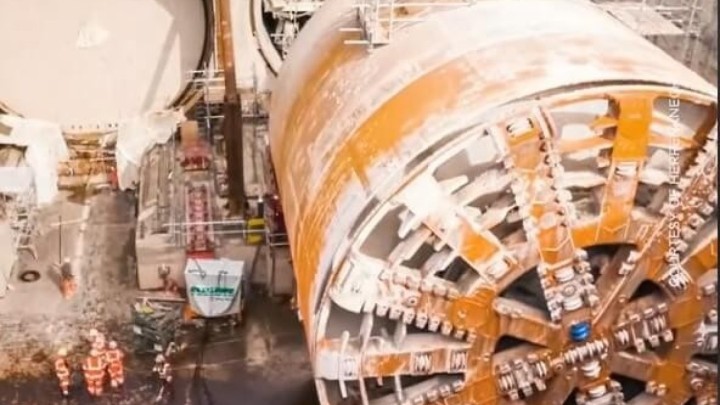 Megastroj za bušenje tunela dugačak 82 metra rješava prometno pitanje Londona