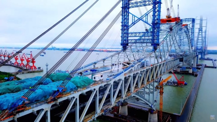 Gradi se najduži viseći cestovni most na svijetu, spajat će dvije autoceste