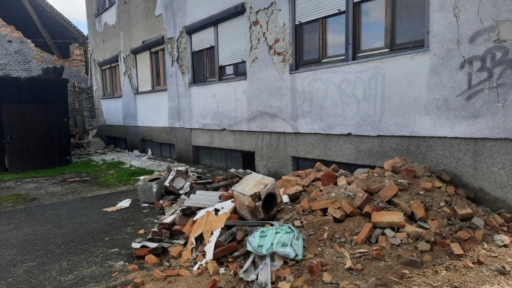 Ljudi koji su bez stana tri godine nakon potresa sada čekaju izgradnju 36 zgrada