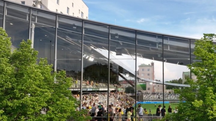 Nogometni stadion u finskom gradu genijalno 'sakriven' u srcu stambenog naselja