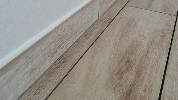 Što je cokl i zašto je važan za spoj poda popločenog keramikom i zida