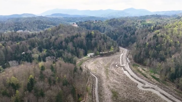 Izmuljivanje trakošćanskog jezera nastavlja varaždinska tvrtka Hidroing