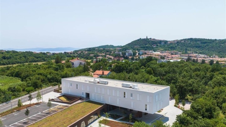 Pogledajte kako izgleda novi Dom za starije u Labinu, gradila ga je tvrtka DeConte