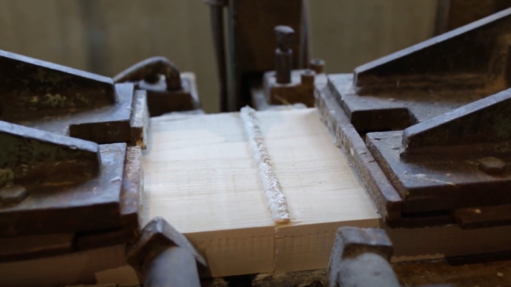 Lijepljeno lamelirano drvo: Građevinski materijal koji nadmašuje čelik i armirani beton