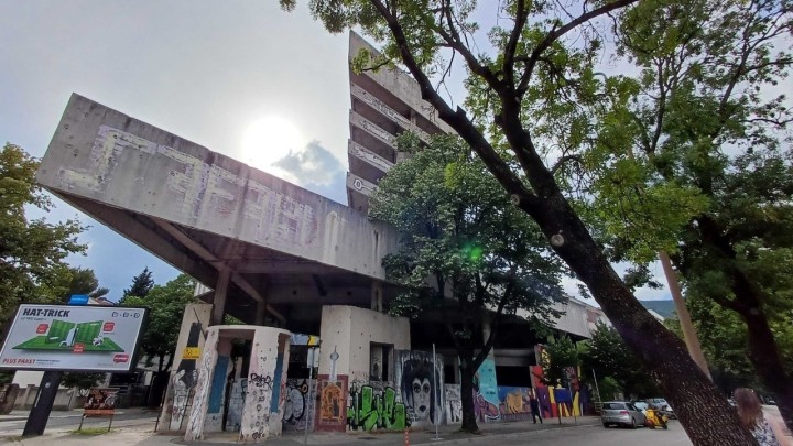 Turisti zapuštenu zgradu prozvali simbolom 'opskurne arhitekture', desetljećima je platno za grafite