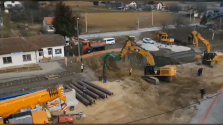 [VIDEO] U Križevcima izgradili pružni prijelaz u manje od 48 sati, timelapse video sažeo posao u 2 minute