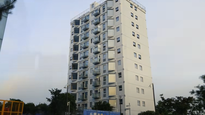 I to je moguće - stambena zgrada od kontejnera izgrađena u samo 28 sati i 45 minuta