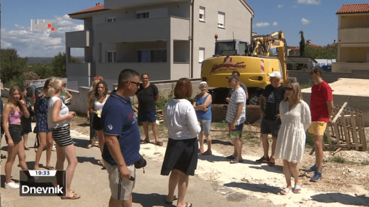 Građani prosvjedom zaustavili bager u radovima, a gradonačelnik tvrdi: 'Ovo je kaubojština, nered koji traje godinama'