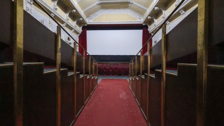 Bauštelska reportaža: Nekada slavno gradsko kino danas je tek duh u Varšavskoj koji čeka buđenje