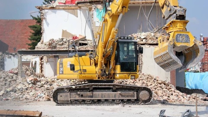 Građevinska inspekcija od 2019. srušila 2.063 bespravne građevine, samo lani na jednoj lokaciji njih 84