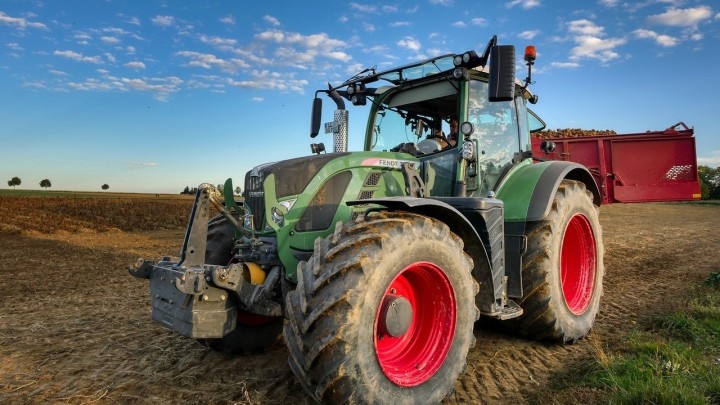 Kako do državne zemlje ili zašto su traktori iz Nijemaca na cesti, a ne na oranicama