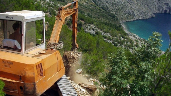 Bespravna gradnja: Poljske kućice s vodospremom više neće moći biti vile s bazenom