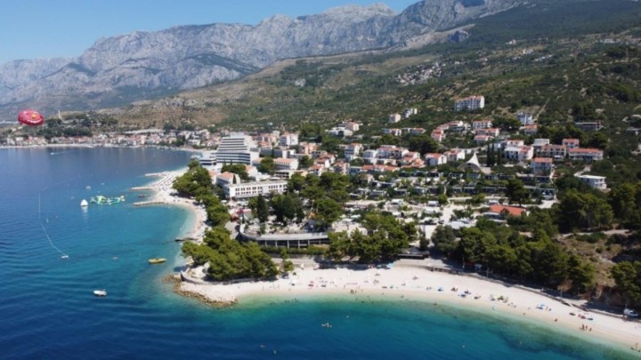 Traži se idejno rješenje za javnu gradsku plažu Sutikla u Podgori, projekt vrijedan 2,3 milijuna eura