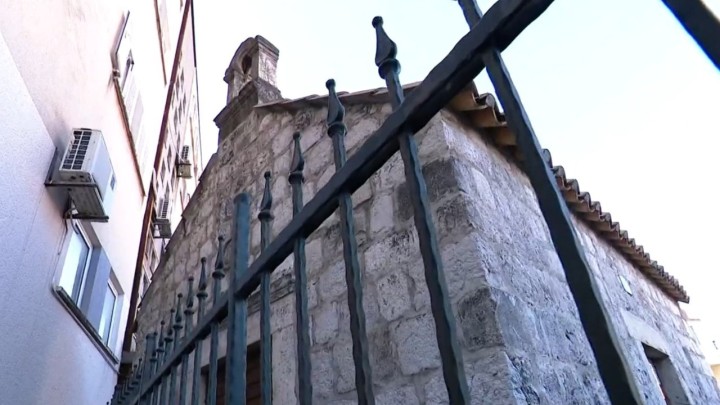 Kapelicu od 25 kvadrata pretvorili u apartman, traže za nju 120.000 eura