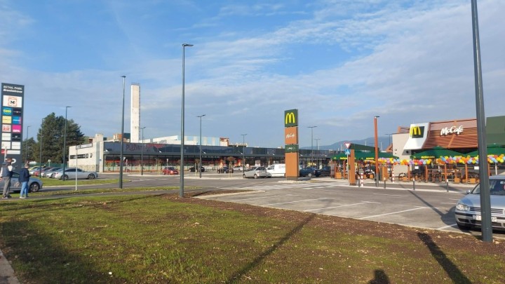 [Fotogalerija] Otvoren novi trgovački centar na Branimirovoj: Izgrađen u samo osam mjeseci