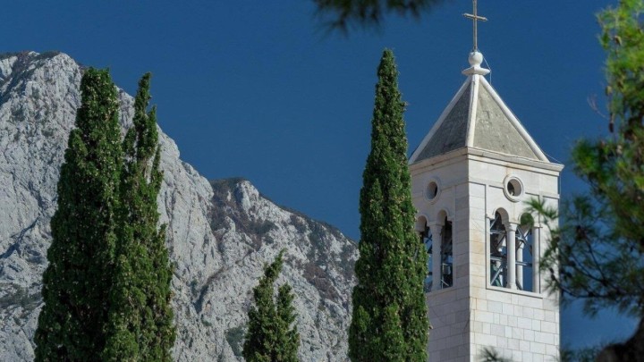 Fratar i suučesnica dobili uvjetnu kaznu zbog prodaje crkvenog zemljišta: Moraju vratiti 9,8 milijuna kuna