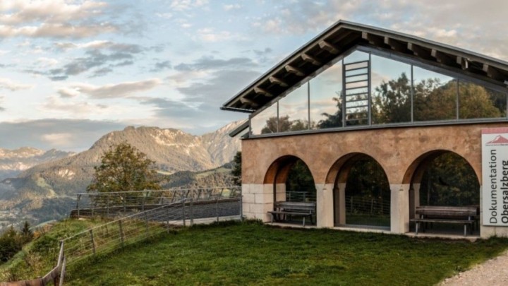 Dijamant Bavarskih Alpa: Ovo je kuća koja je Hitleru služila za odmor, a onda je izgradio bunkere i vojarnu