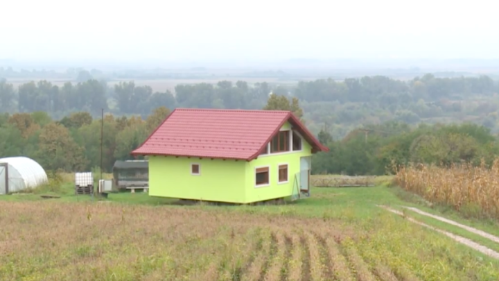 Izgradio rotirajuću kuću jer mu je žena uvijek htjela lijep pogled: 'Sada neka bira'