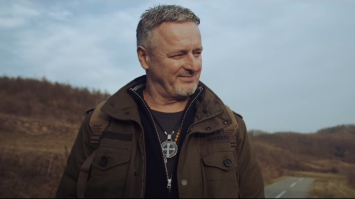 Thompson uklonio gromobran i protupožarni pristup s krova zgrade za koji tvrdi da je njegova terasa