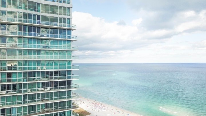 [VIDEO] Jedan od najpoznatijih DJ-a današnjice prodaje svoj luksuzni stan u Miamiju: Osim novca prihvaća i Bitcoin