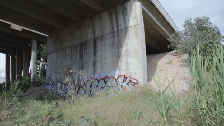 [VIDEO] Kada smo čuli da mladi dizajner živi pod mostom nismo zamišljali da to ovako izgleda