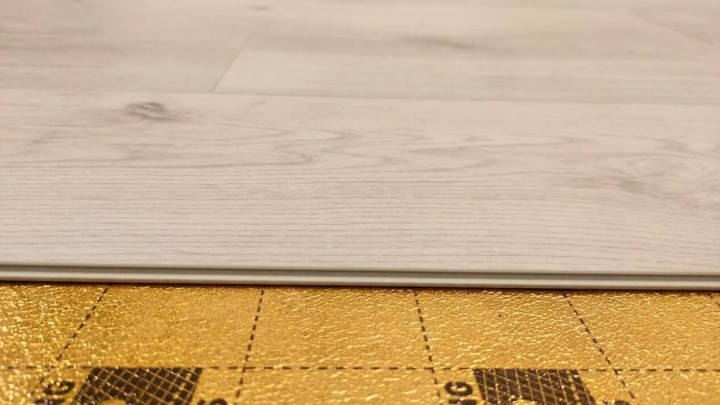 Video: Otkrivamo kako postaviti vinil pod