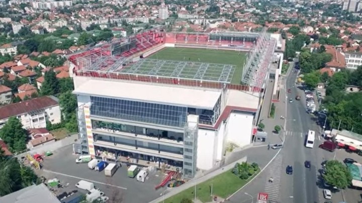 Video: Stadion cijelo desetljeće privlači pažnju, izgrađen je na krovu trgovačkog centra