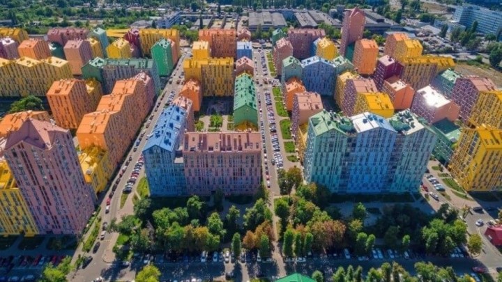 [FOTO] Sagrađeno naselje koje izgleda kao LEGO grad