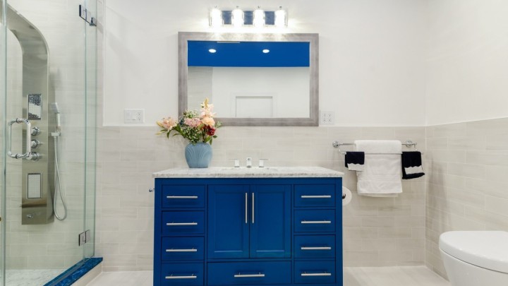 Carstvo vlage - kako odabrati kupaonski namještaj?