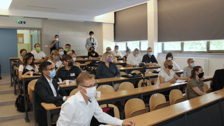 Mirko Ilić o svom iskustvu umjetničkog djelovanja u komunizmu i demokraciji