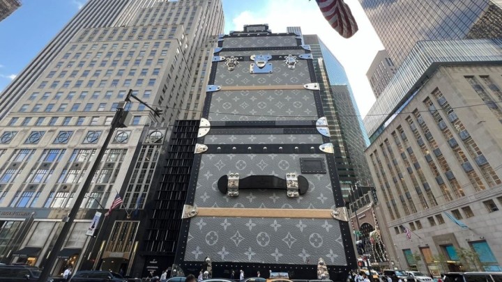 Ovo je pročelje pored kojeg zastanu svi, a tek je paravan za gradilište