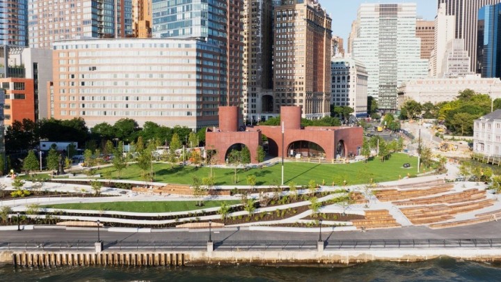 Crveni betonski paviljon: Visoka estetika i obrana od poplava u jednom, moguće je!