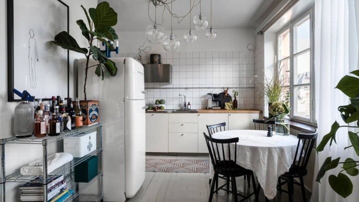 Mladenački stan koji je minimalizam pretvorio u oazu eklektičnih detalja