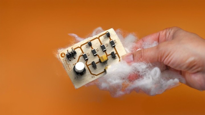 Ima li mjesta za ovce na baušteli? Ona je od njihove vune stvorila zamjenu za žice i kaže – Da!