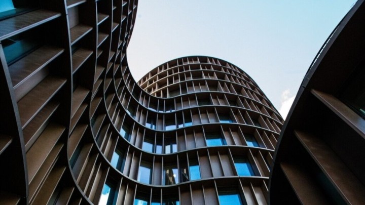 Elektrane budućnosti su tu: Prozori kao solarni paneli postaju pristupačna, komercijalna opcija