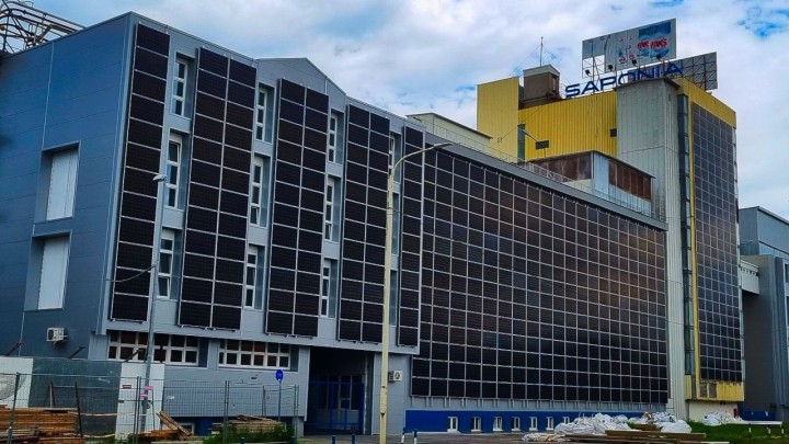 Nova vizura osječke 'Saponije', pročelje tvornice prekriveno vertikalnim solarnim panelima