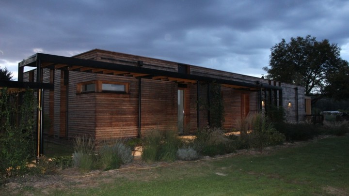 Razgovarali smo s investitorom koji je kuću napravio od slame: Ljeti ne treba klima, a zimi se otvaraju prozori