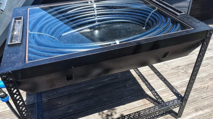 [FOTO] Pogledajte kako je ovaj DIY majstor prenamijenio crtaći stol u solarni 'kolektor'